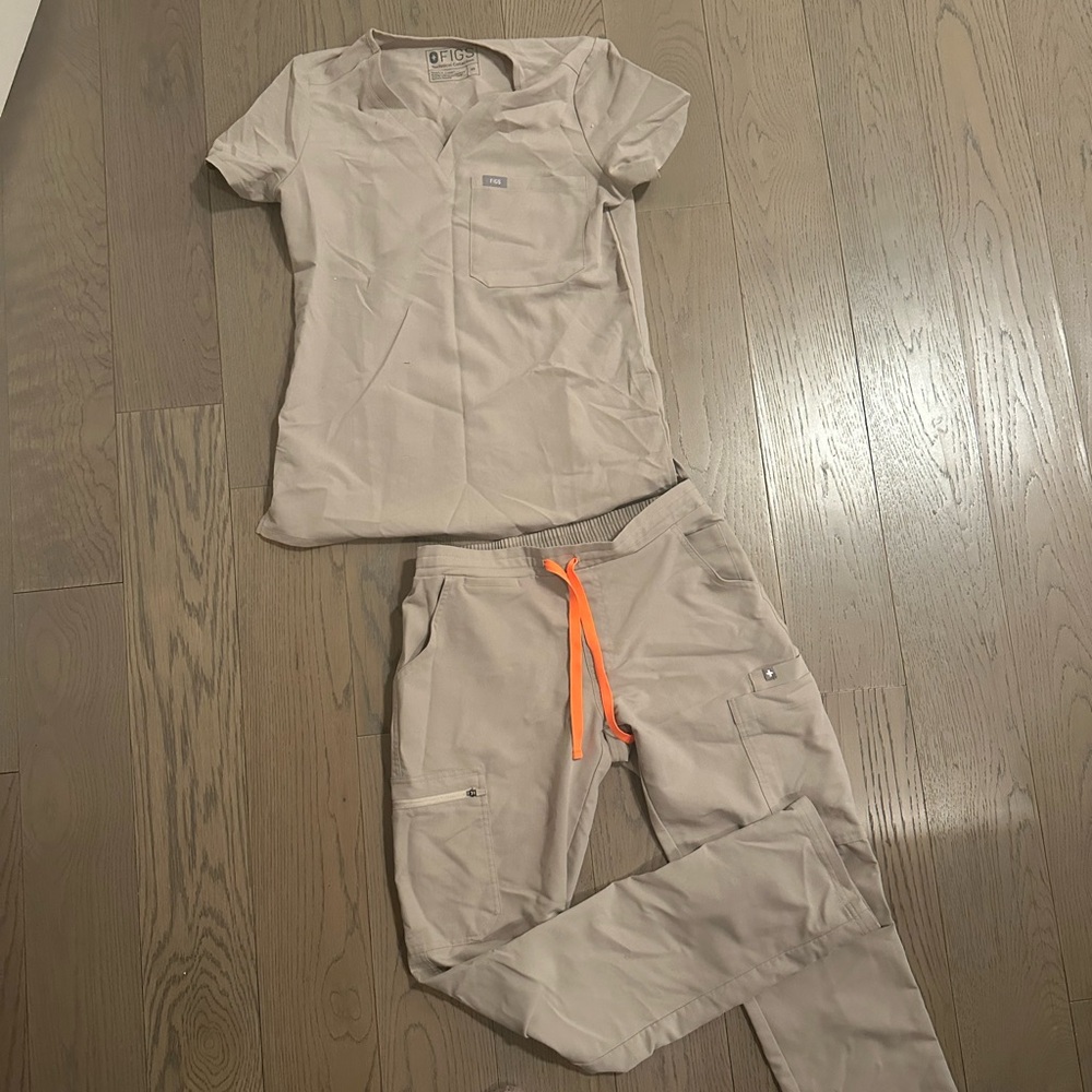 Khaki Figs Scrub Set with Orange Drawstring